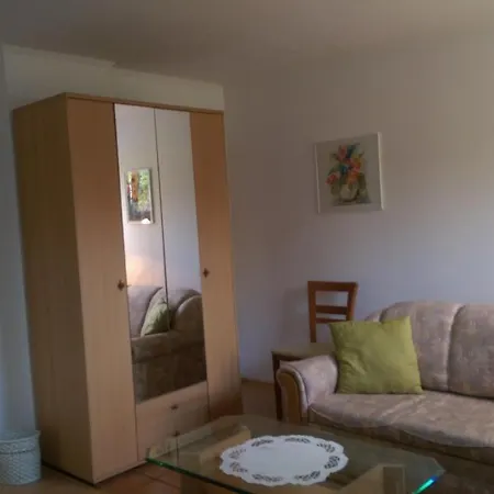 Apartament Pod Rozami アパート